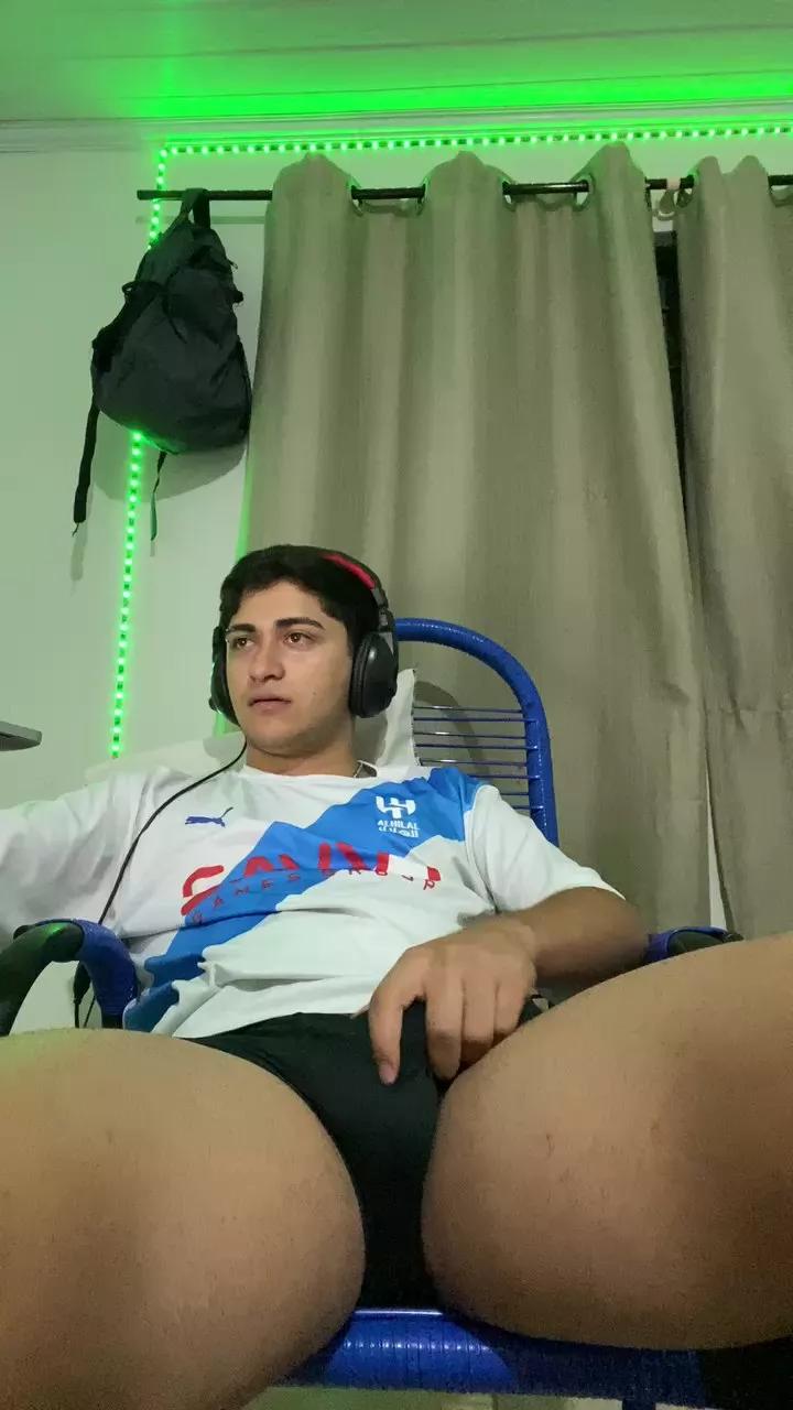 Tavinh067 on Cam4 