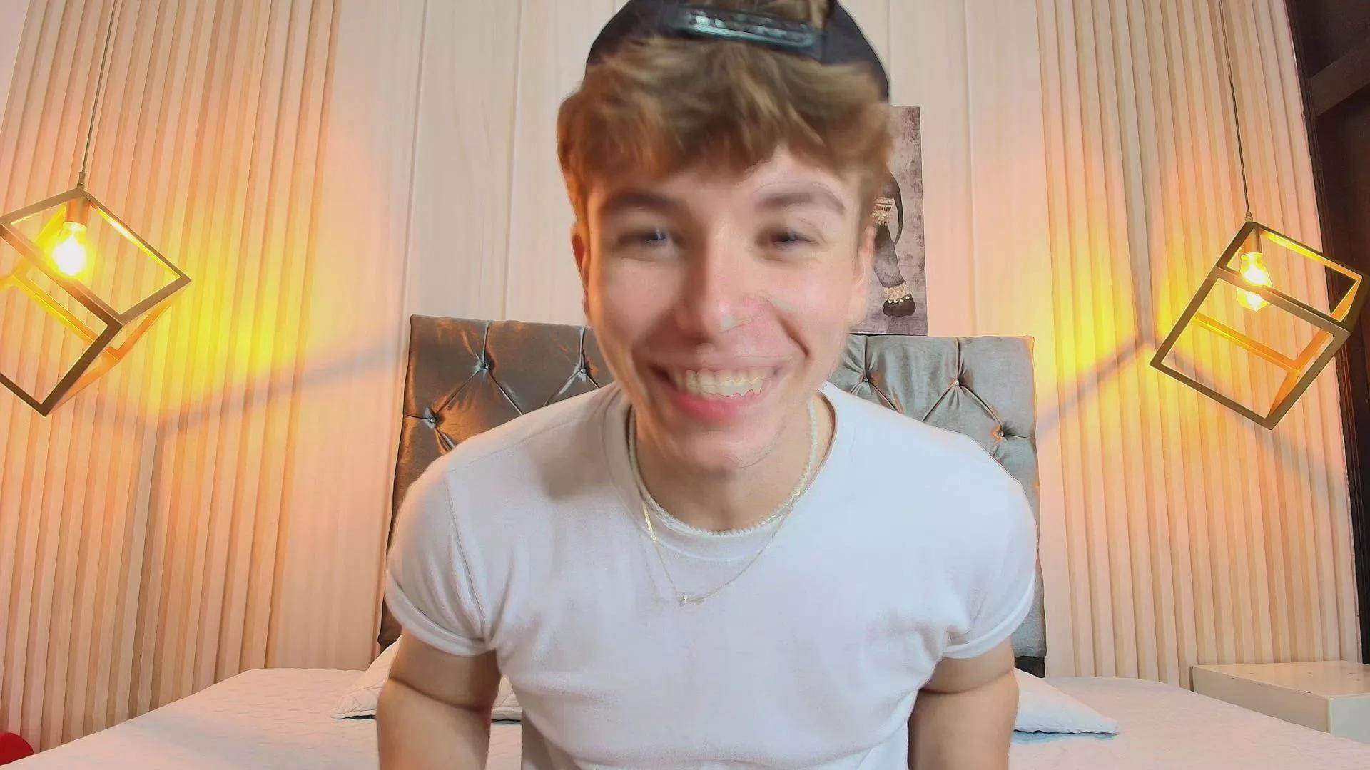 Tayler_White on Cam4 