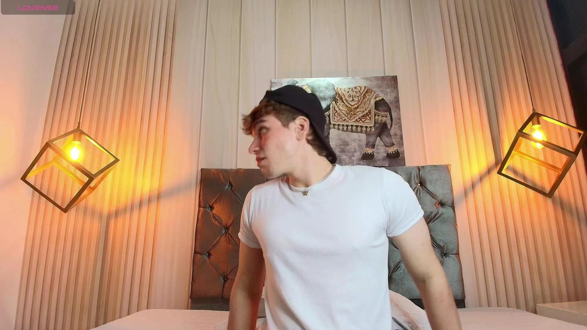 Tayler_White on Cam4 