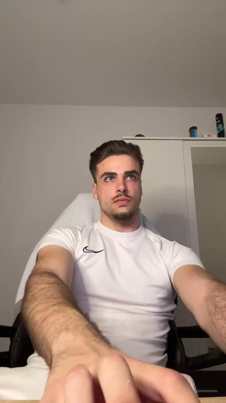 ThorOdinson03 on Cam4 