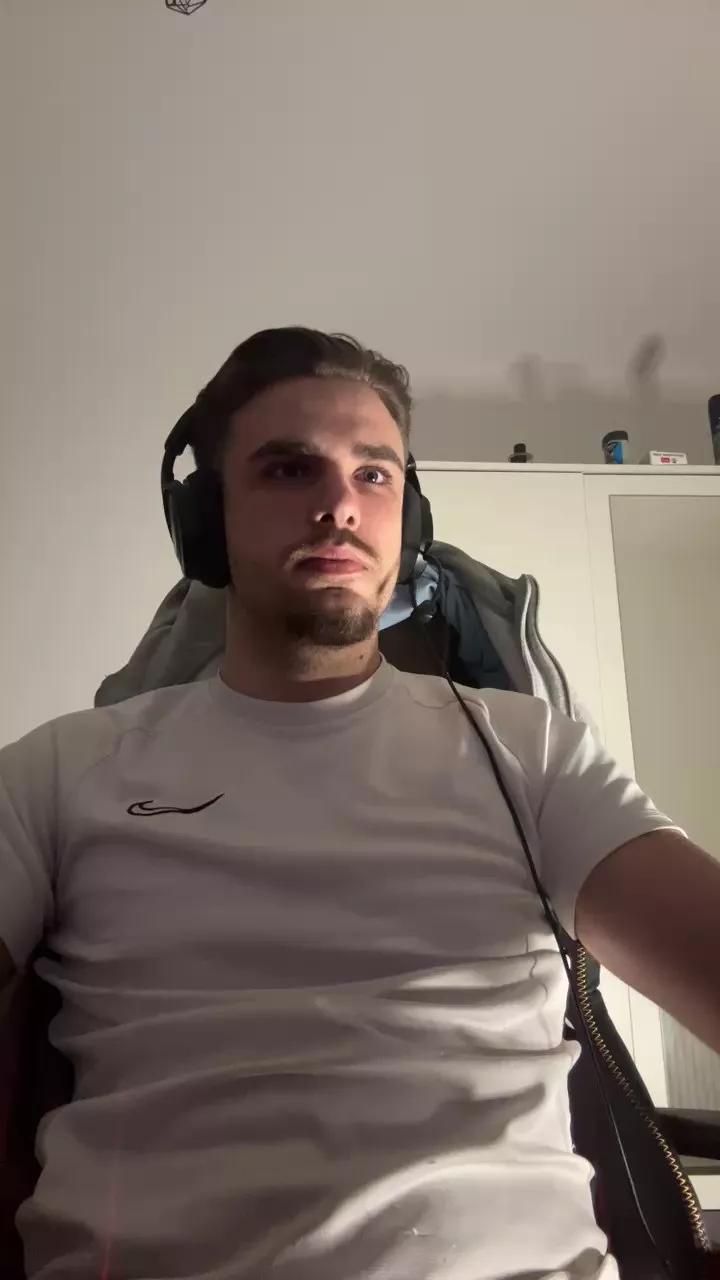 ThorOdinson03 on Cam4 