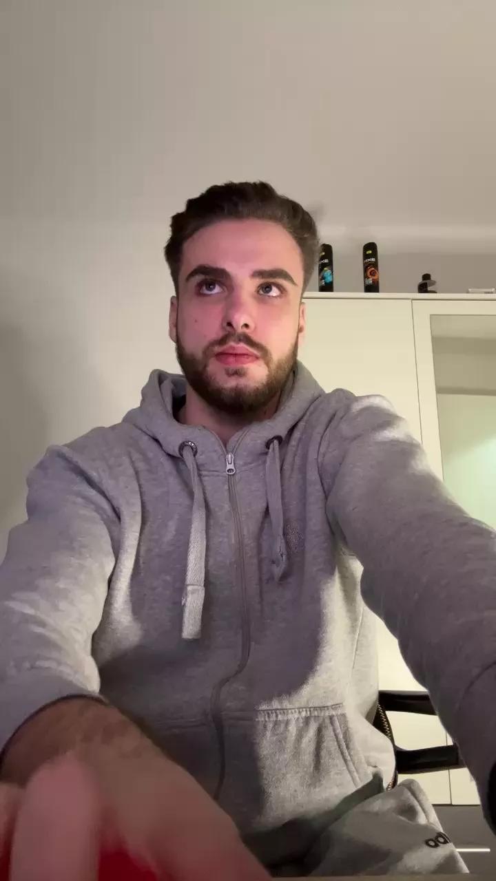ThorOdinson03 on Cam4 