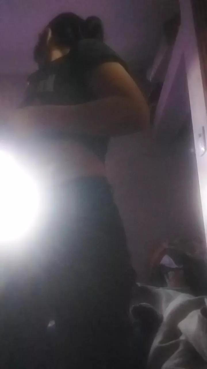 vale382 on Cam4 