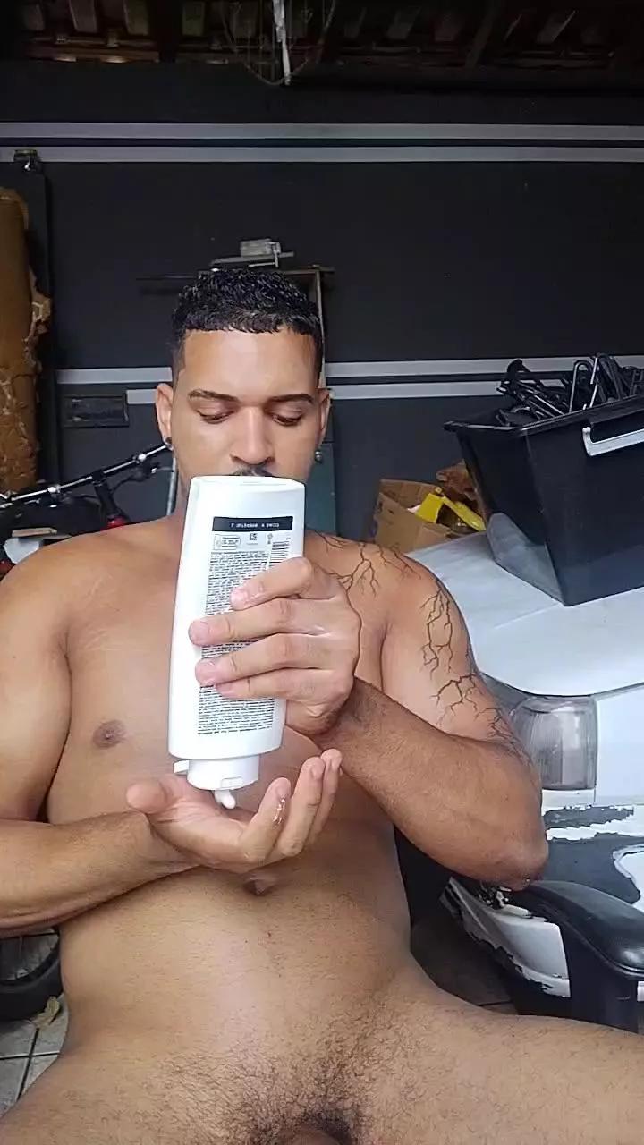Walinh_o on Cam4 
