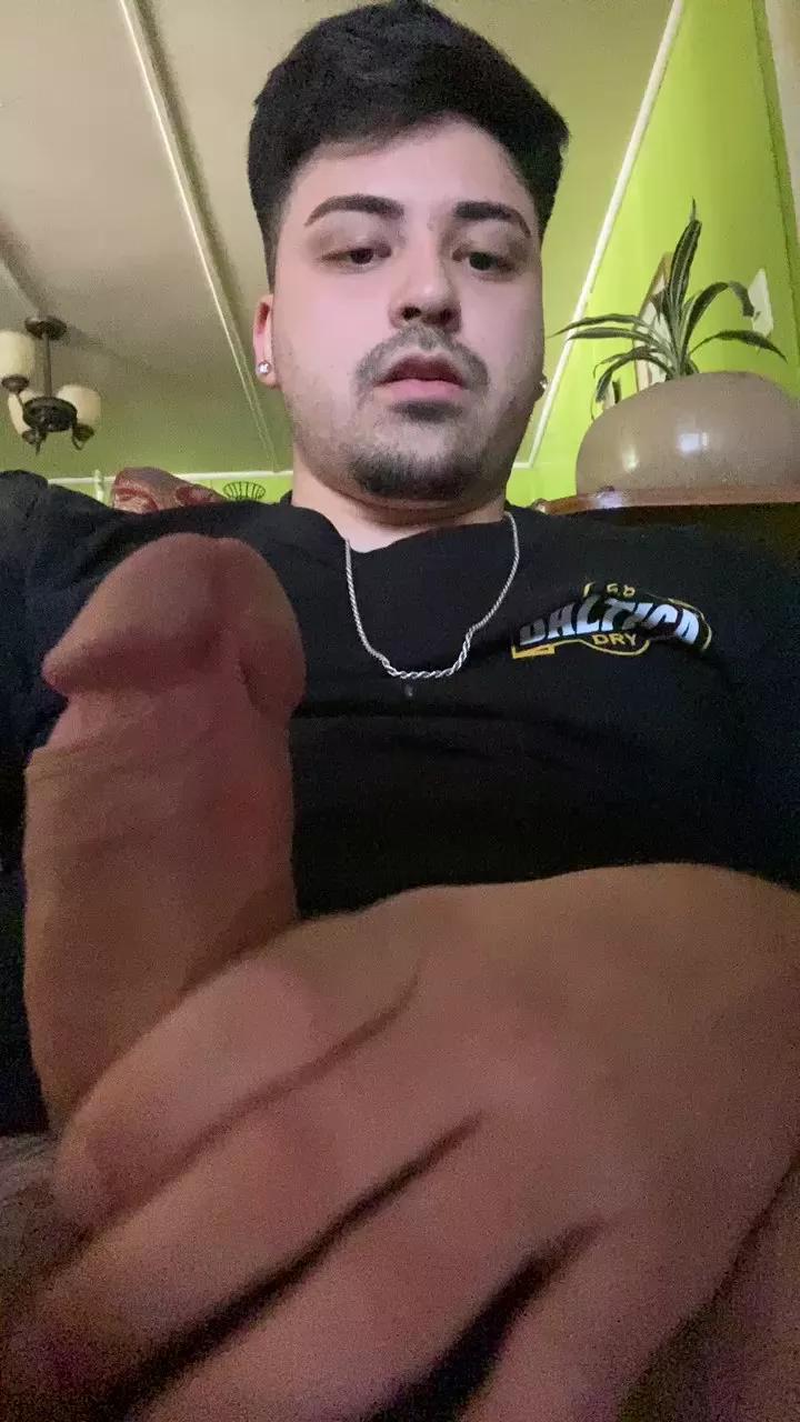 Young_boy_21ch on Cam4 