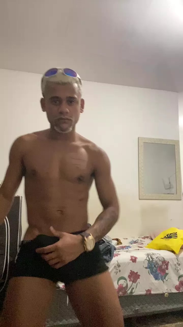 Offline young_safado on Cam4