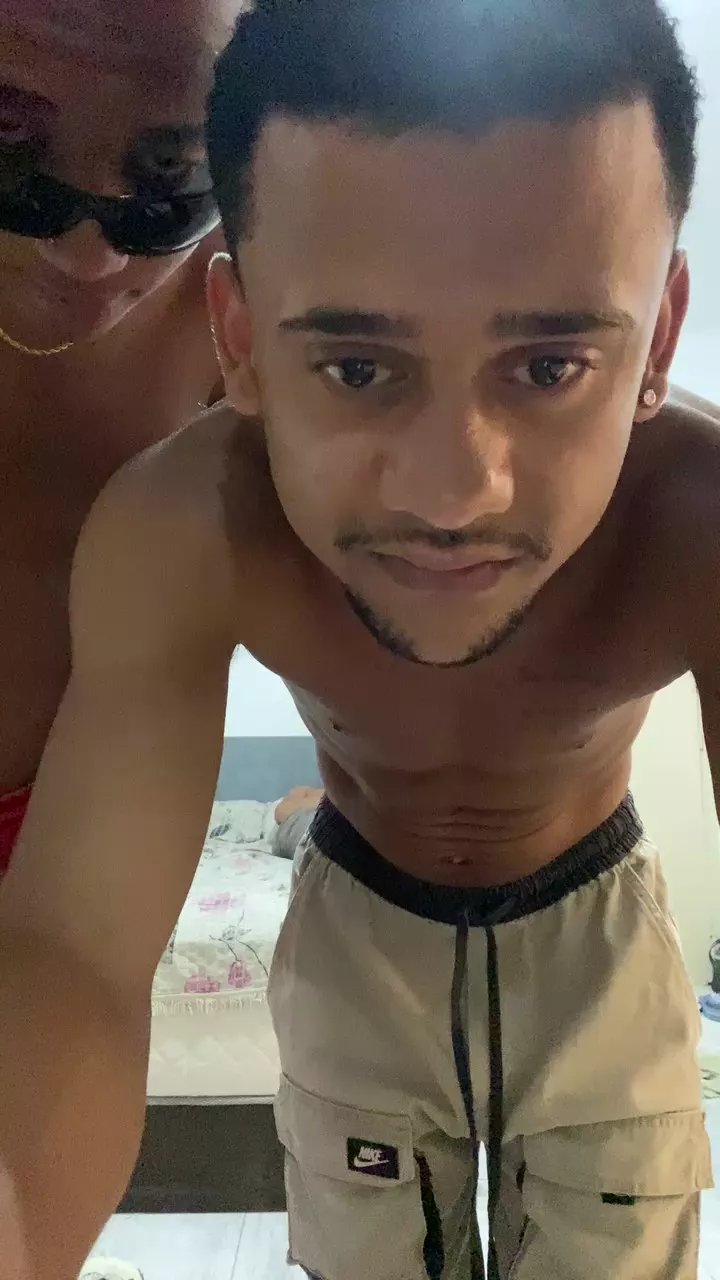 Offline young_safado on Cam4