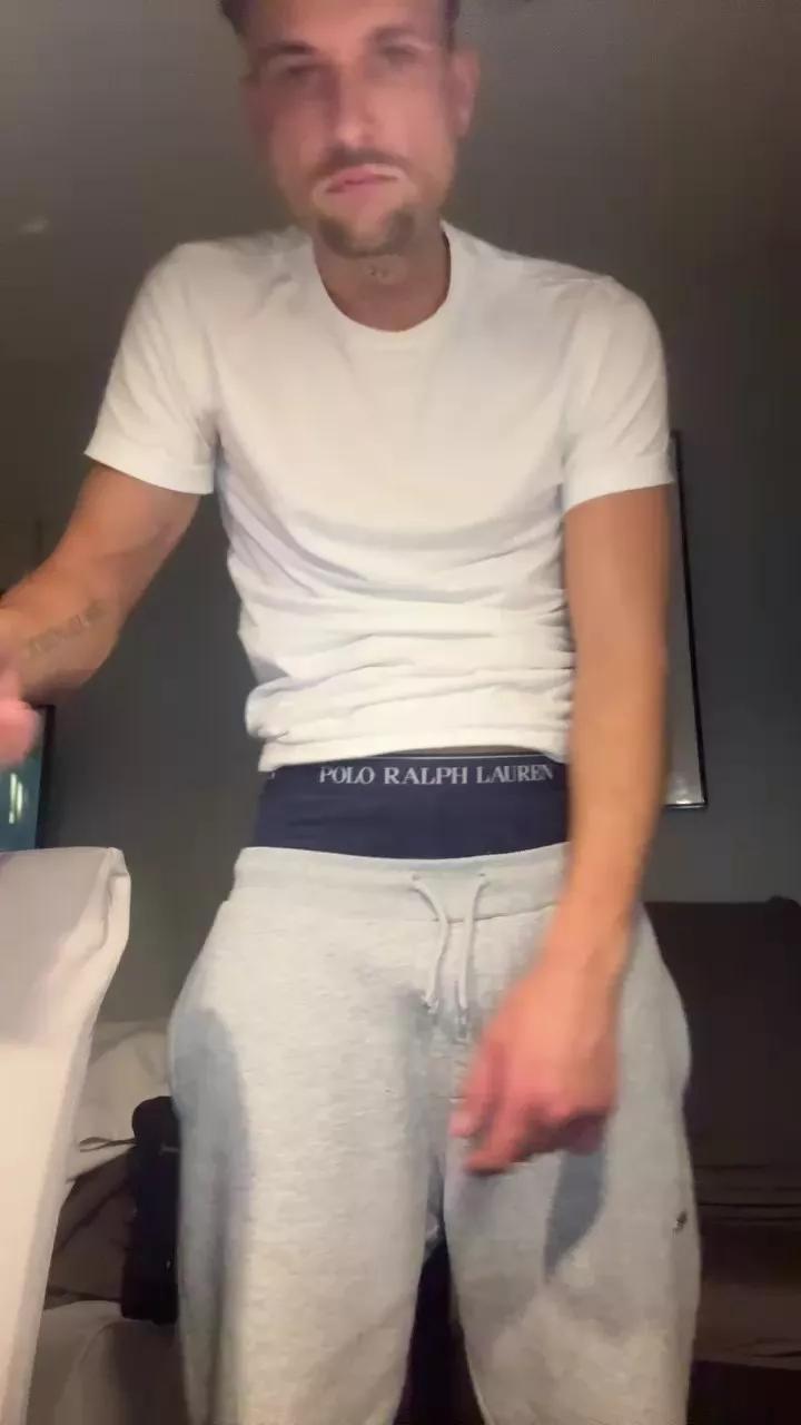 youngplayboymm on Cam4 