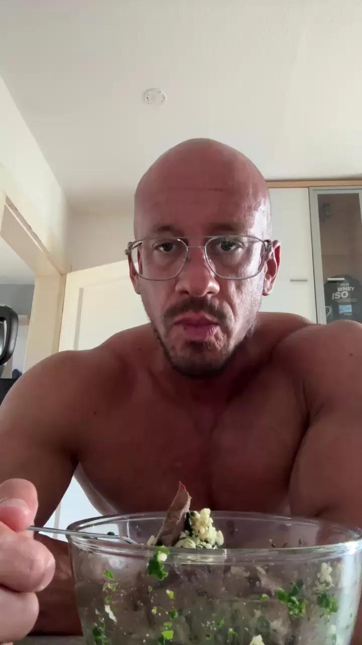 yumyum18 on Cam4 