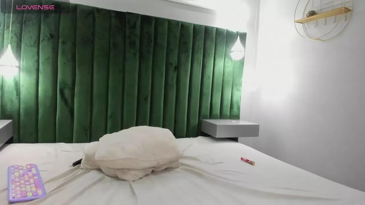 zoe_taylor on Cam4 