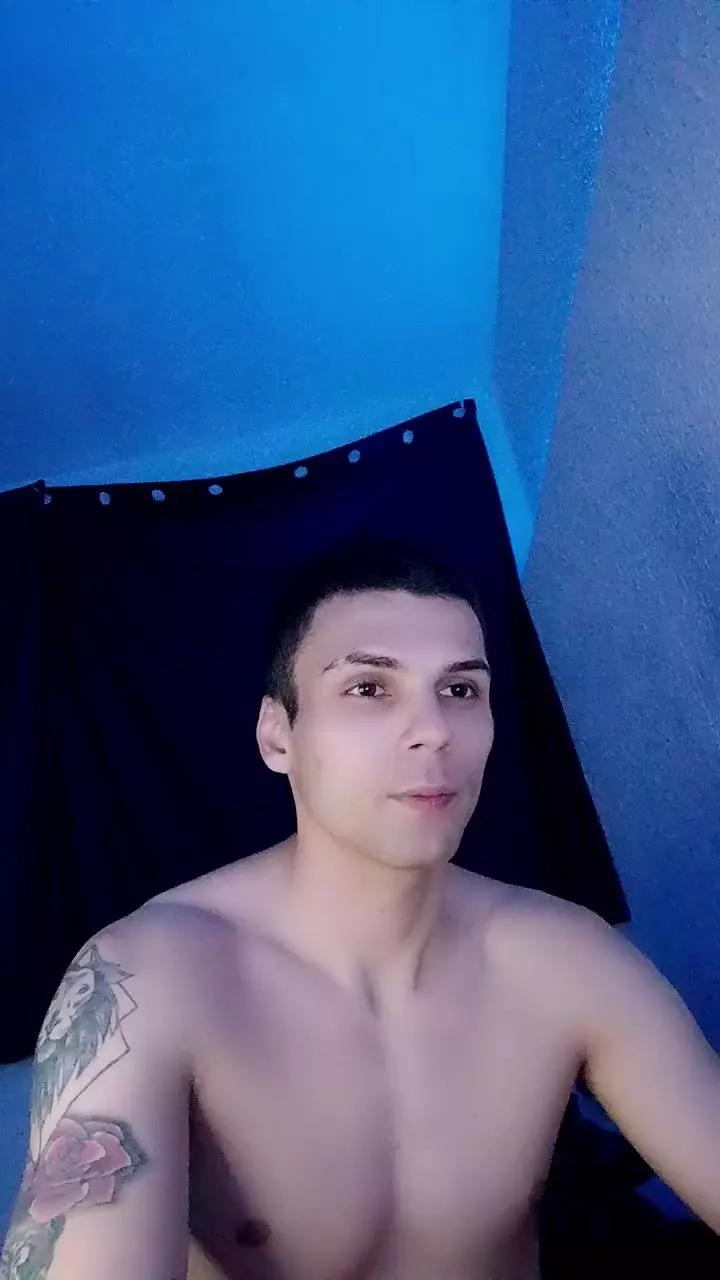 Zyonprive on Cam4 
