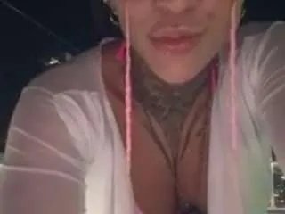 Offline iamanna on CamSoda