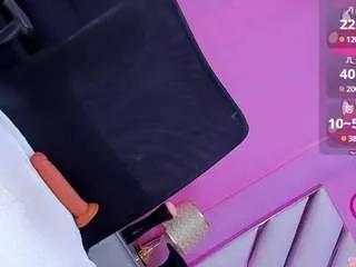 jazlyn-doll on CamSoda 