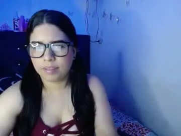 Freechat 2moons_full_of_love on Chaturbate