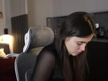 _whoareu_ on Chaturbate