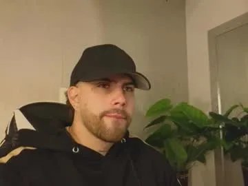 Freechat ades_lowe on Chaturbate