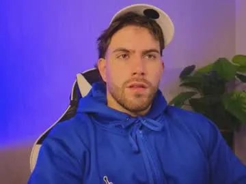 Freechat ades_lowe on Chaturbate