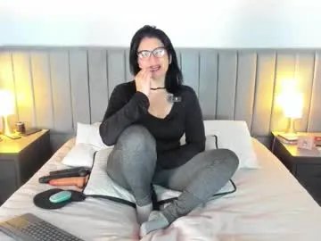 Freechat adriana71 on Chaturbate