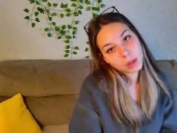 Freechat al1ice_moures on Chaturbate