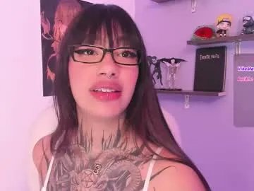 aleja_5 on Chaturbate