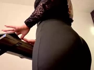 almma_ on Chaturbate 