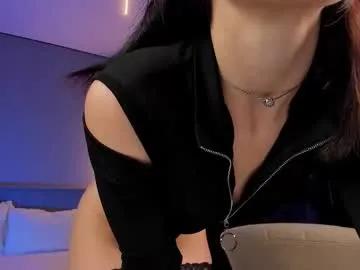 amazing_bitch on Chaturbate