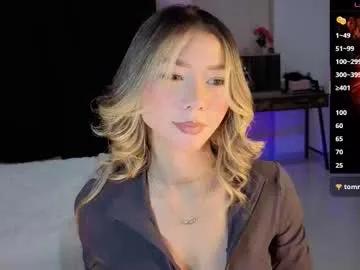 Private amelieaxie on Chaturbate