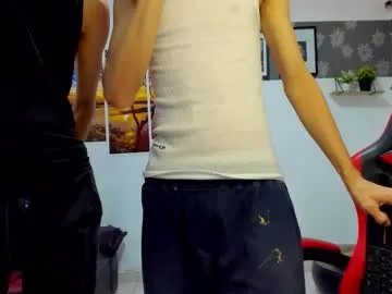 andrew_2811 on Chaturbate