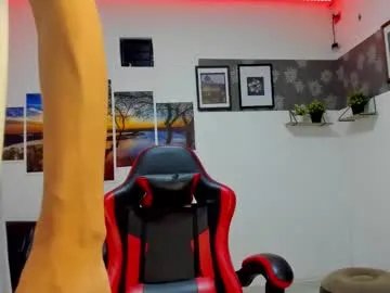 andrew_2811 on Chaturbate