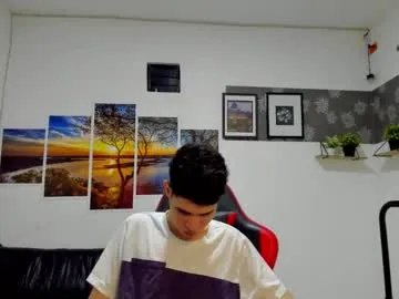 andrew_2811 on Chaturbate