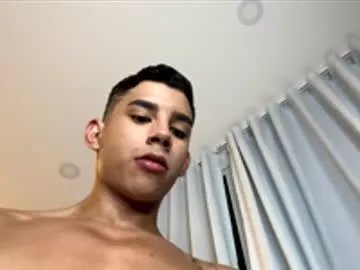 andrew_twink18 on Chaturbate