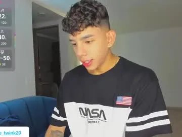 andrew_twink18 on Chaturbate