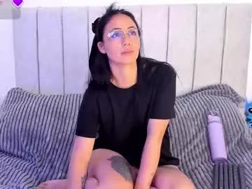 annyroberts_89 on Chaturbate