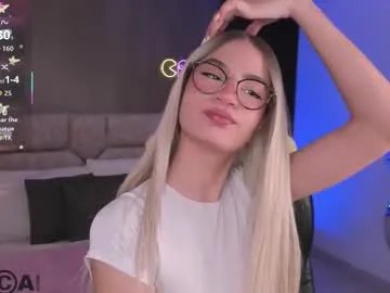 arinextdoor on Chaturbate