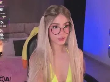 arinextdoor on Chaturbate