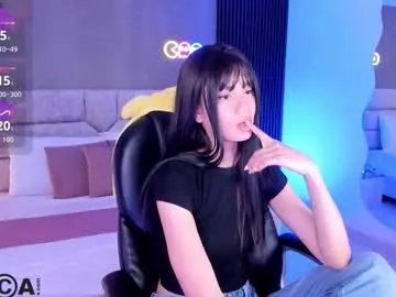 arinextdoor on Chaturbate