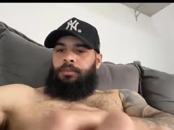 beardmax on Chaturbate