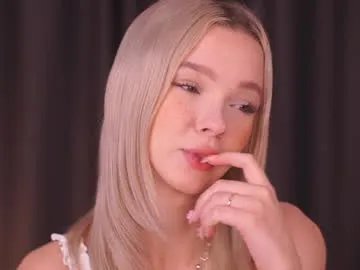 Freechat boobybliss on Chaturbate