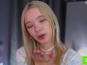 Freechat boobybliss on Chaturbate