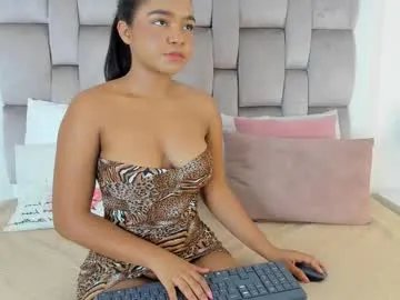Freechat chikibom28 on Chaturbate