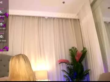 chloevelvet on Chaturbate 