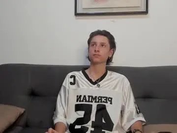 cirosky_elchicopolla on Chaturbate