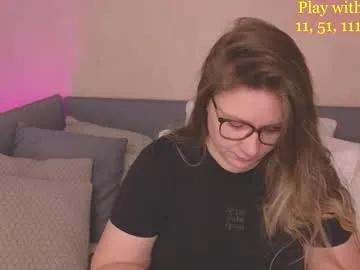 Freechat cute_darina on Chaturbate