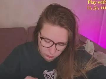 Freechat cute_darina on Chaturbate