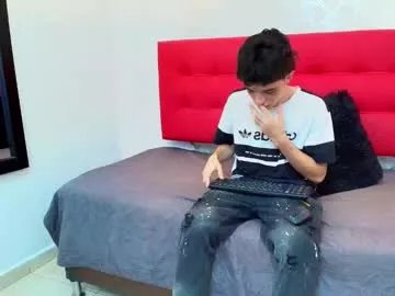Freechat dia_fax18 on Chaturbate
