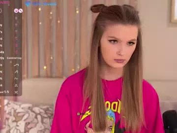 elliemoore_ on Chaturbate