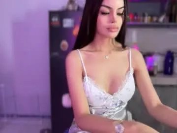 Freechat elyshunter on Chaturbate