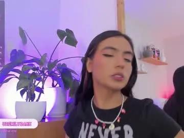 emilyy_bank on Chaturbate