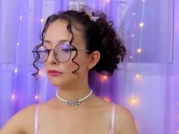 emma_belle02 on Chaturbate 