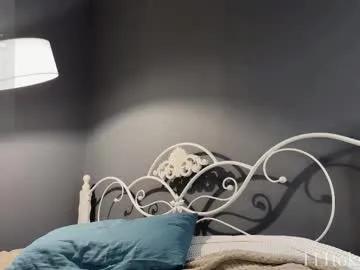 emma_lov2 from Chaturbate